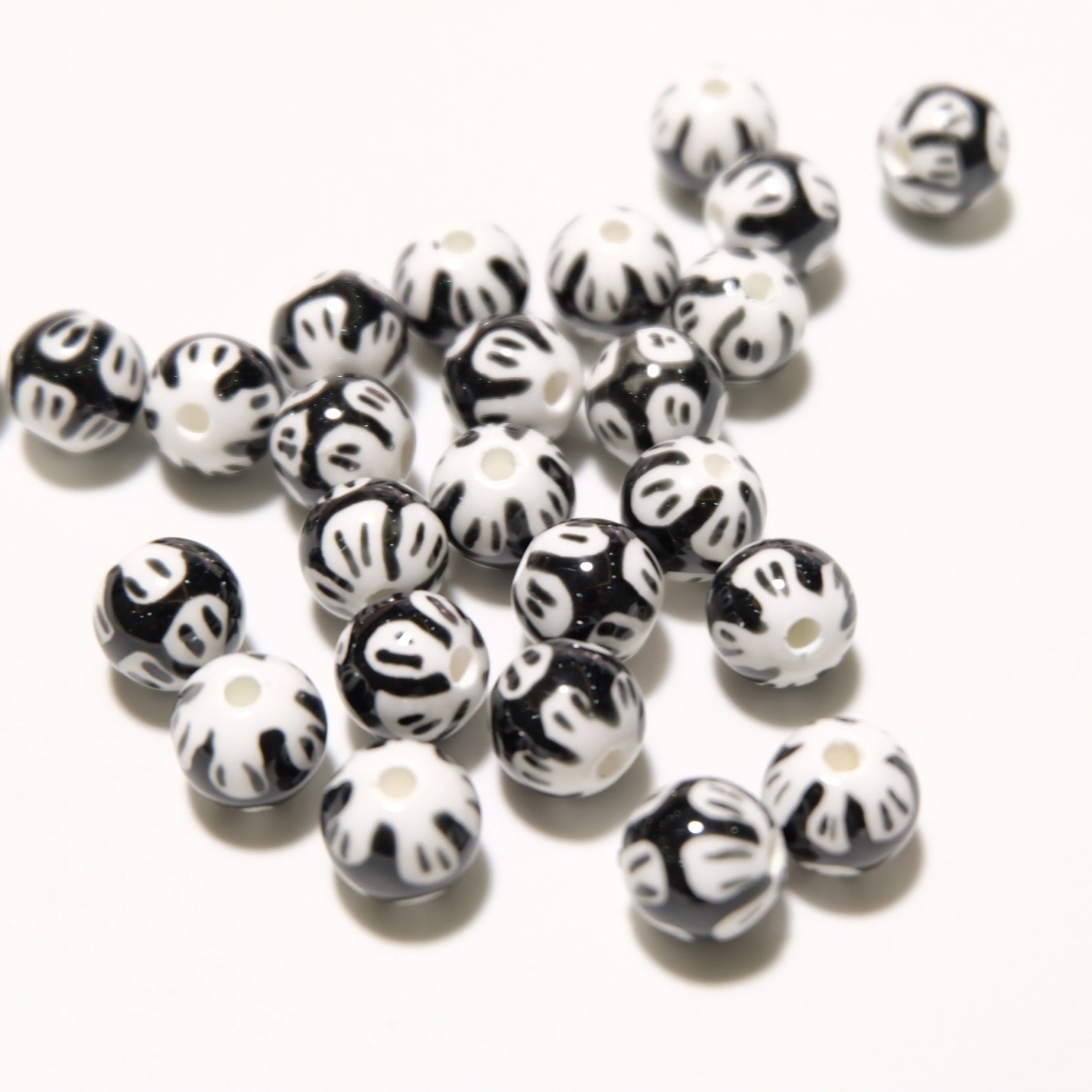 Venta al por mayor, pétalos pintados a mano de 12MM, adornos de bricolaje, cuentas de cerámica